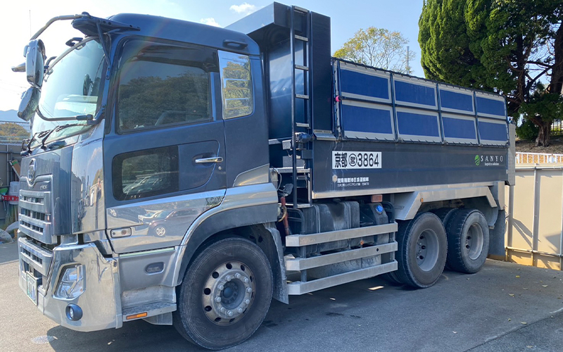 10tダンプ車
